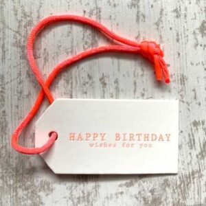 Cadeaulabel happy birthday neon oranje