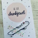 Ansichtkaart Hé juf dankjewel! met armbandje