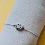 Armbandje smile zilverkleurig