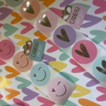 inpakset gekleurde hartjes