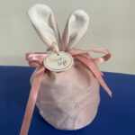 Zakje paashaas met decoratie eieren zalmroze