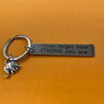 Sleutelhanger Never forget how strong you are