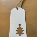 Cadeaulabel kerst wit met kerstboom