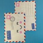 Ansichtkaart A Hug Made of Paper