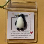 Pocket Hug Pinguin